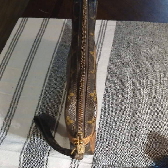 Louis Vuitton Brown Monogram Men's Bag - Picture 16 of 16